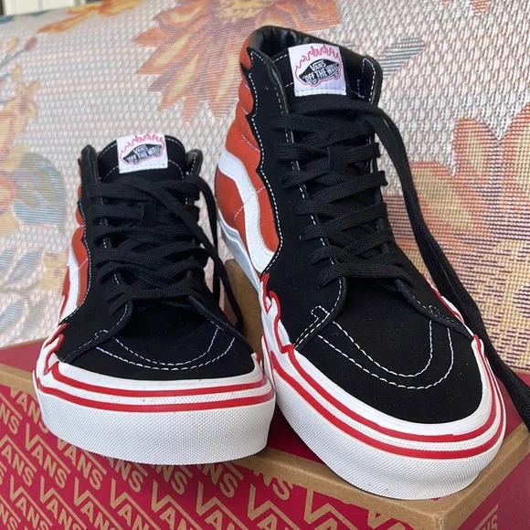 Vans Men’s
Sk8-Hi Flame VN0005UJGWP Sneakers - Picture 7 of 16